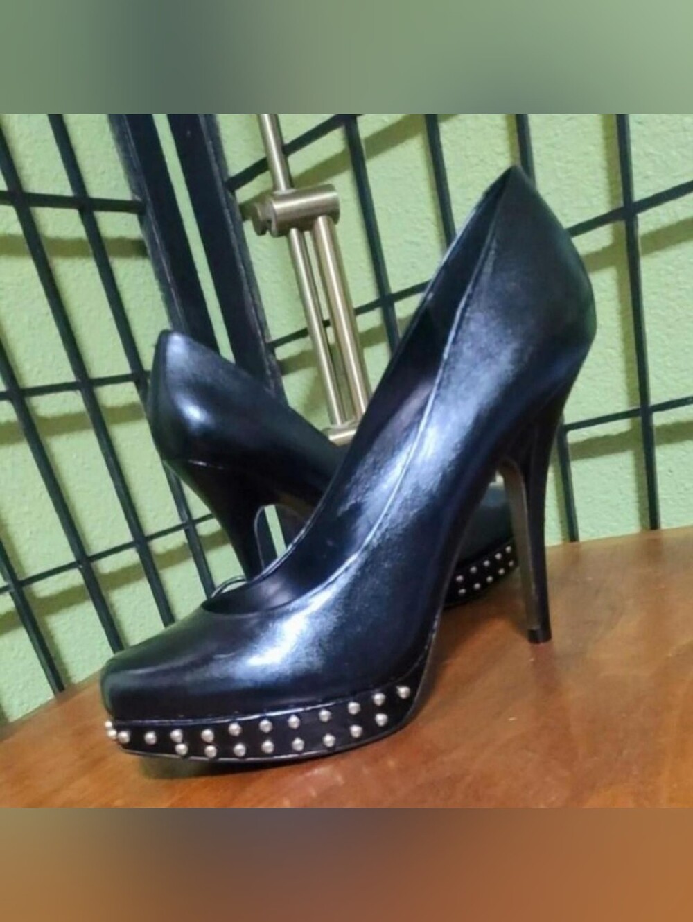 Steve Madden Vintage "Kallie" Black Leather Studded Stilettos Sz 8.5
